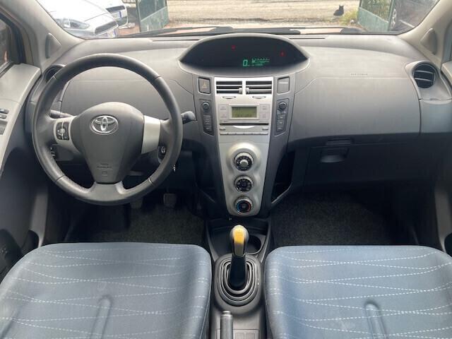 Toyota Yaris 1.0 5 porte