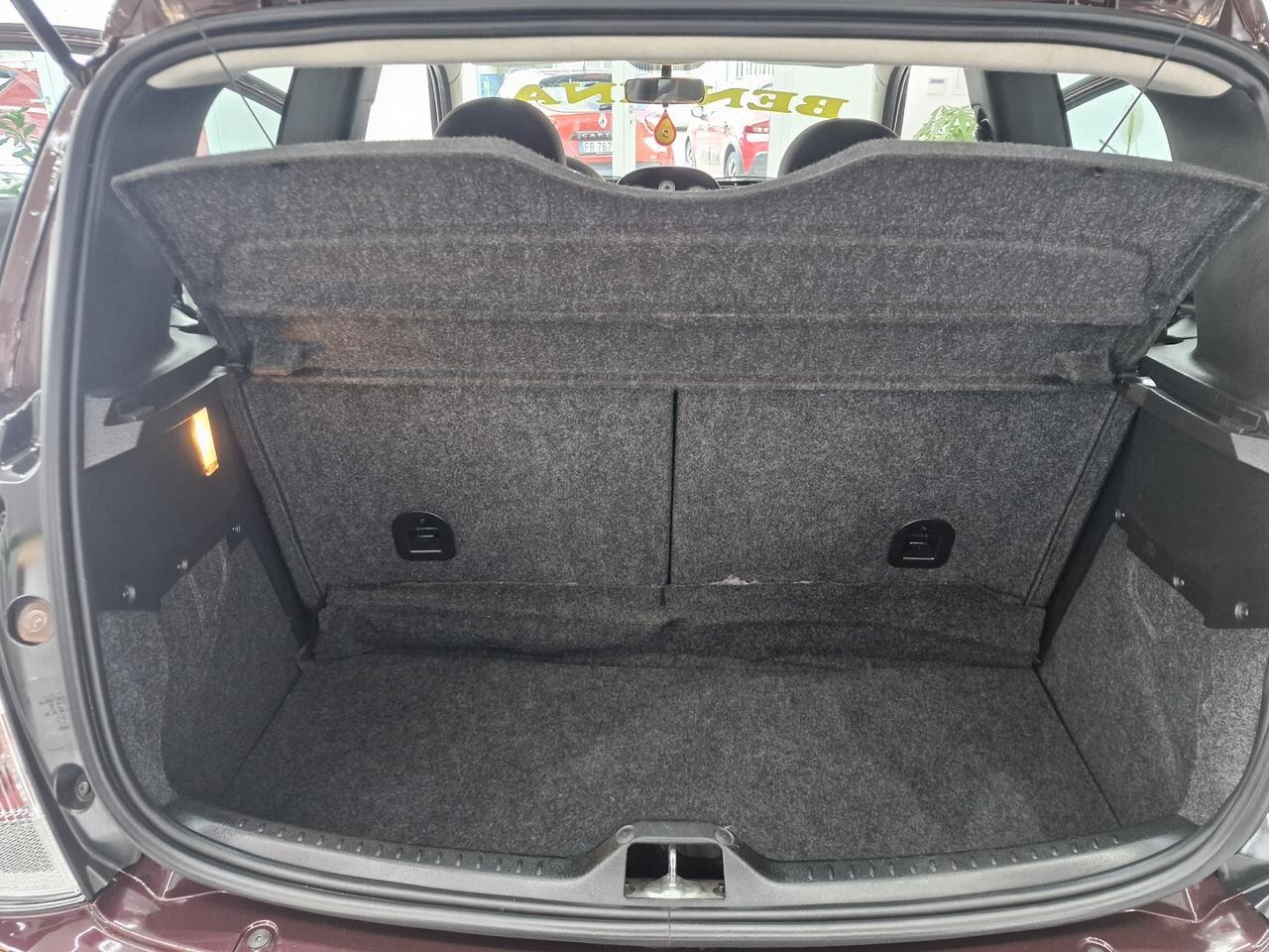 LANCIA YPSILON 1.2 BENZINA 69CV DIVA 100000KM 2011