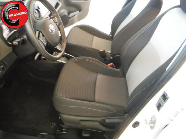 TOYOTA Yaris 1.5 Hybrid 5 porte Business