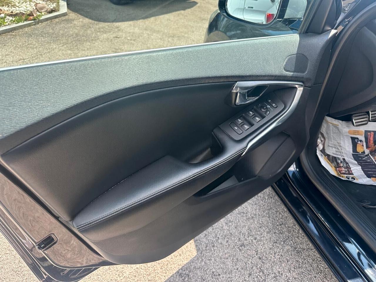 Volvo V40 D2 1.6 Powershift SUMMUM NEOPATENTATI AUTOMATICA