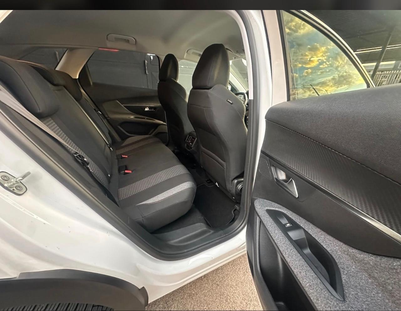 Peugeot 3008 BlueHDi 120 S&S EAT6 Allure