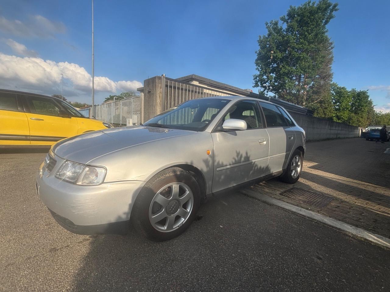 Audi A3 1.6 cat 5p. Attraction