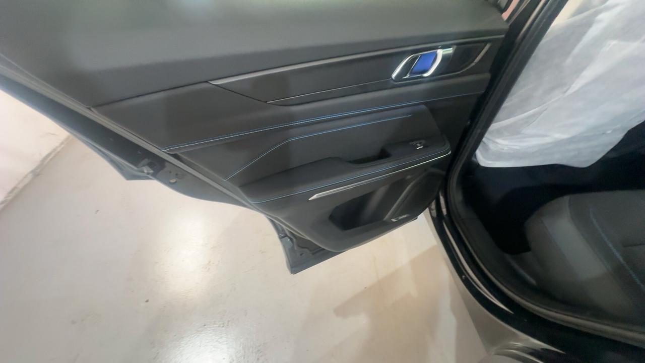 Lynk&co 01 PHEV