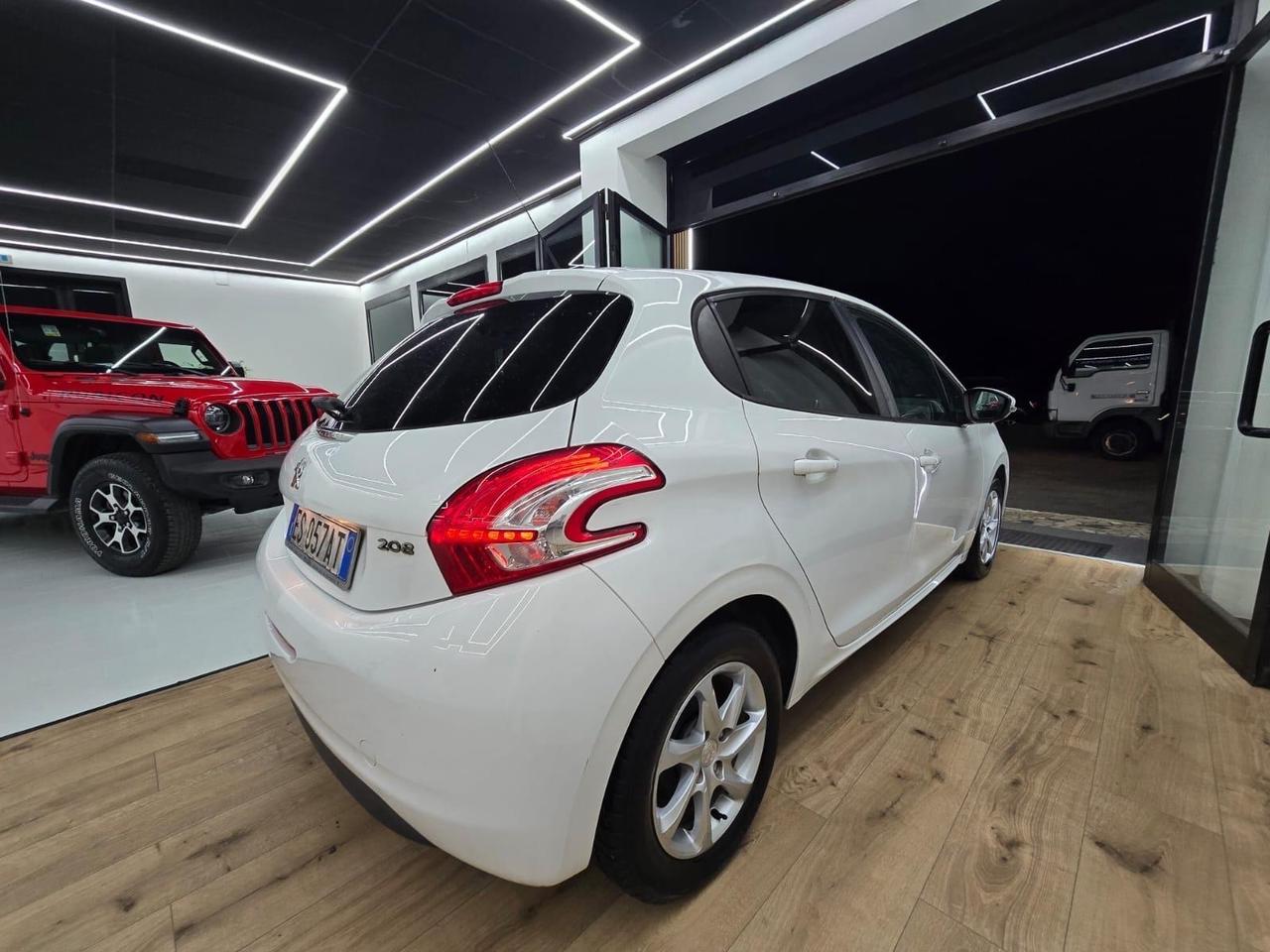 Peugeot 208 1.4 HDi 68 CV 5 porte Allure