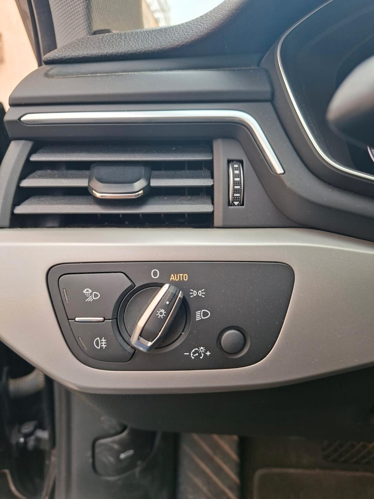 Audi A4 35 TDI/163 CV S tronic Business Advanced