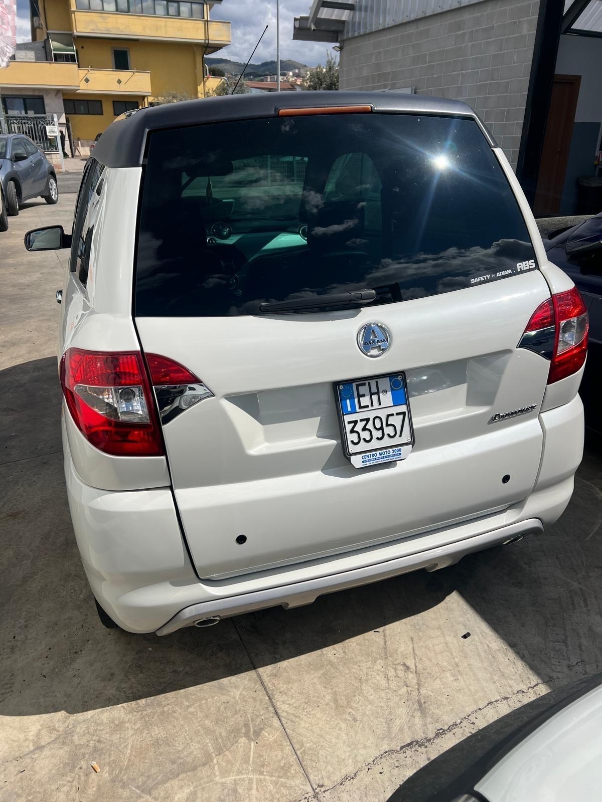 Aixam Crossover Premium Vision 4 posti si guida dai 16 anni con patente B1