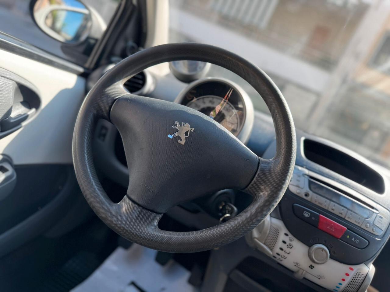 Peugeot 107 1.0 68CV 5p. Plaisir