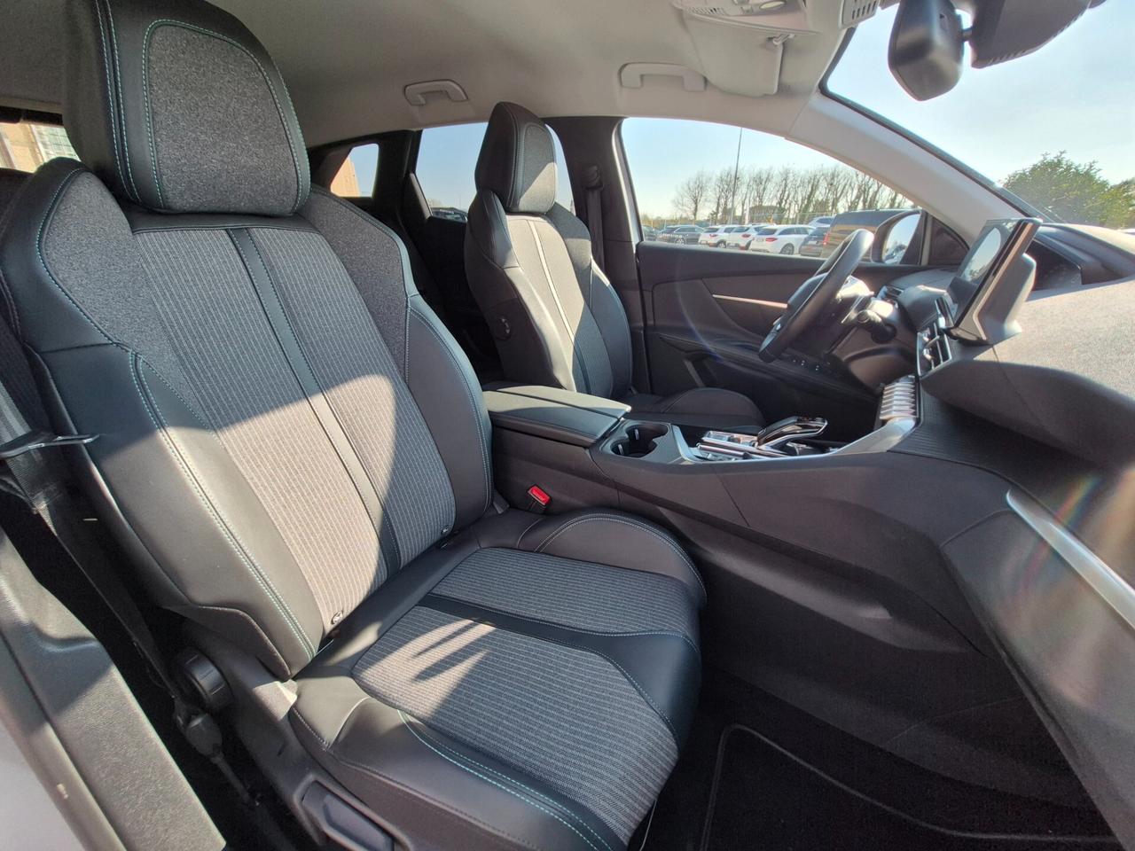 Peugeot 3008 BlueHDi 130 S&S EAT8 Allure