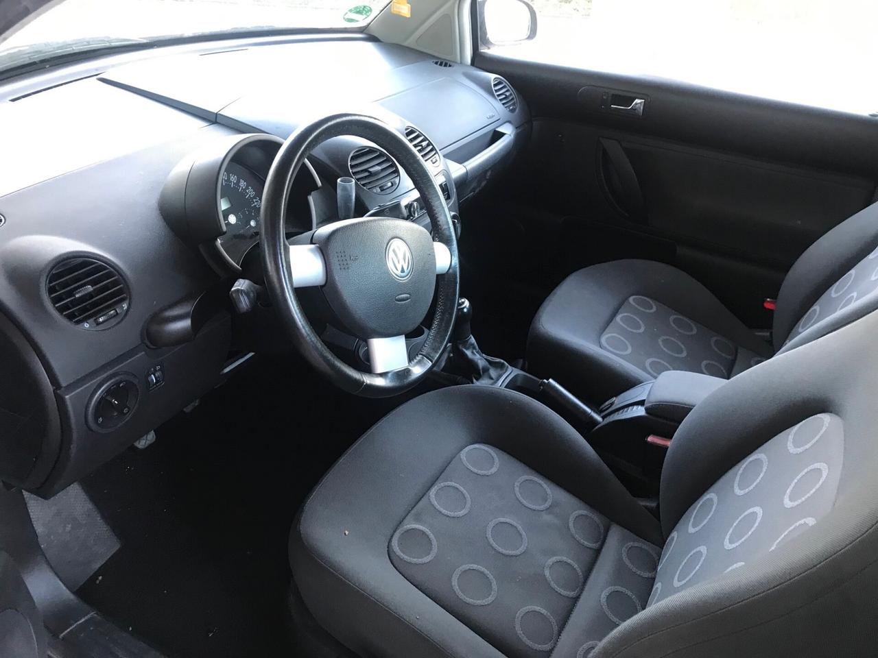 Volkswagen New Beetle 1.4 benzina 55 kw cabrio