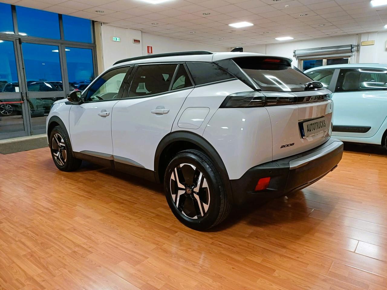 Peugeot 2008 BlueHDi 130 S&S EAT8 Allure