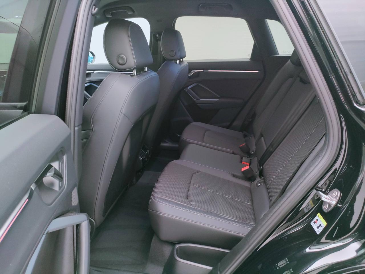 AUDI Q3 II 2018 - Q3 35 2.0 tdi Identity Black s-tronic