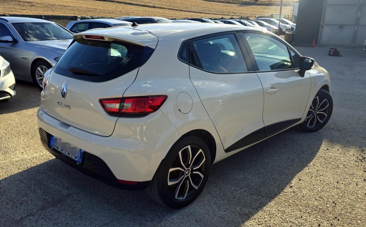 Renault Clio 1.2 75 CV 5 porte Duel