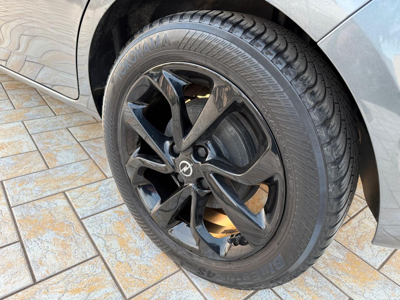 Opel Corsa 1.4 90Cv GPL Tech 120 Anniversary