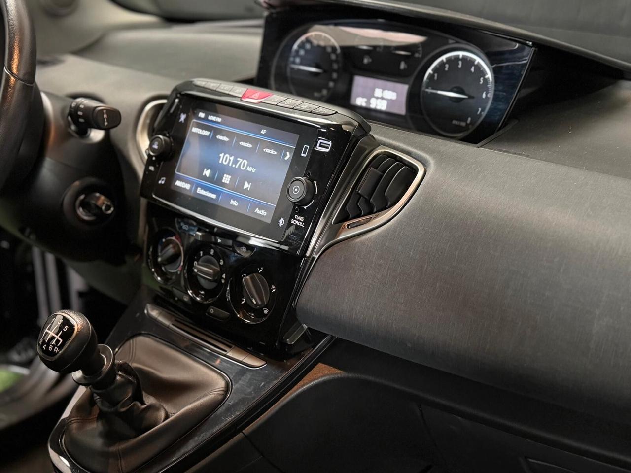 Lancia Ypsilon 1.0 FireFly 5 porte S&S Hybrid Ecochic Gold