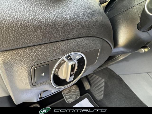 MERCEDES-BENZ GLA 200 d Automatic 4Matic Sport