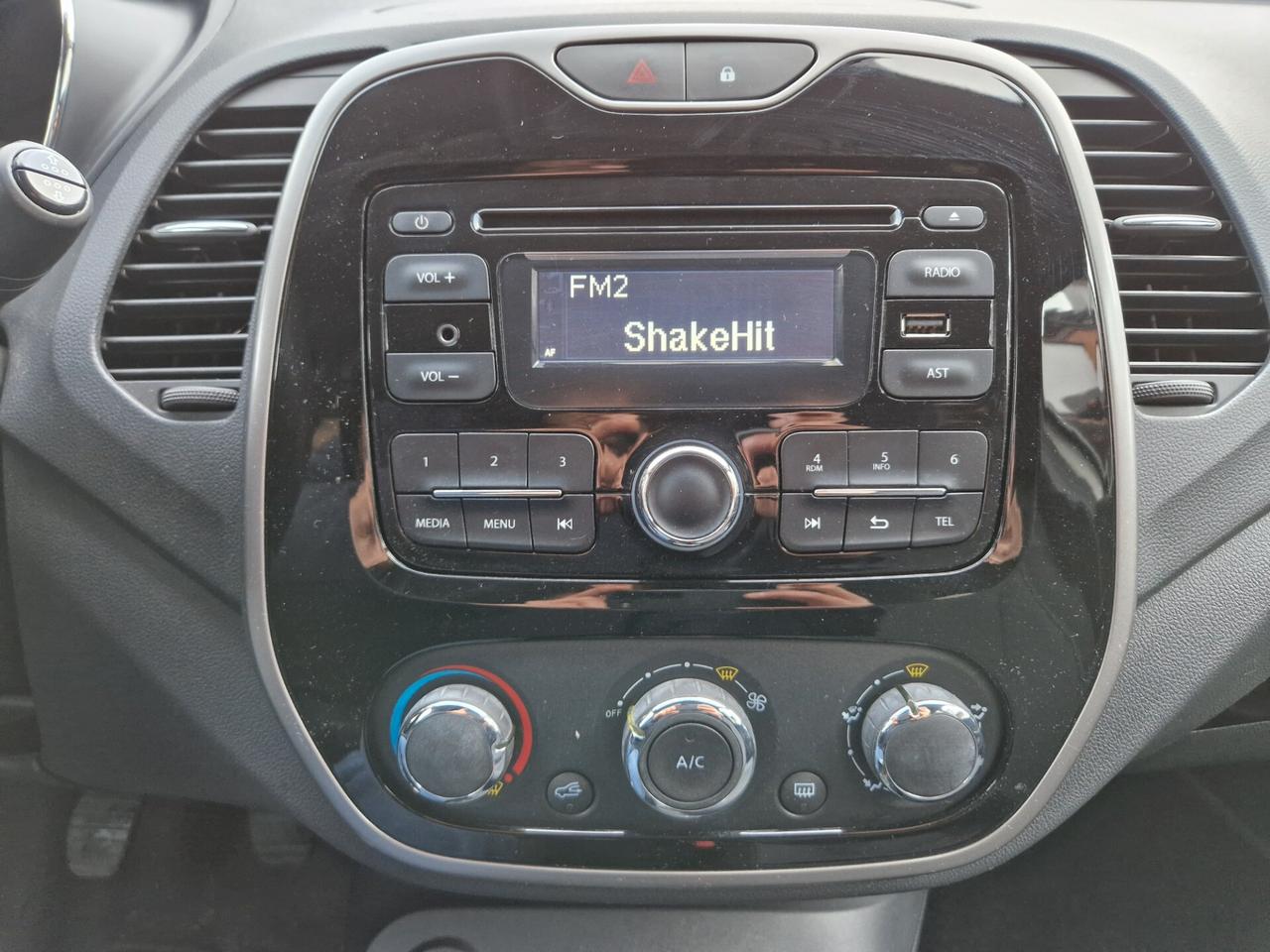 Renault Captur 0.9 90CV "49.600 km" Bluetooth, Cruise, Sensori p.