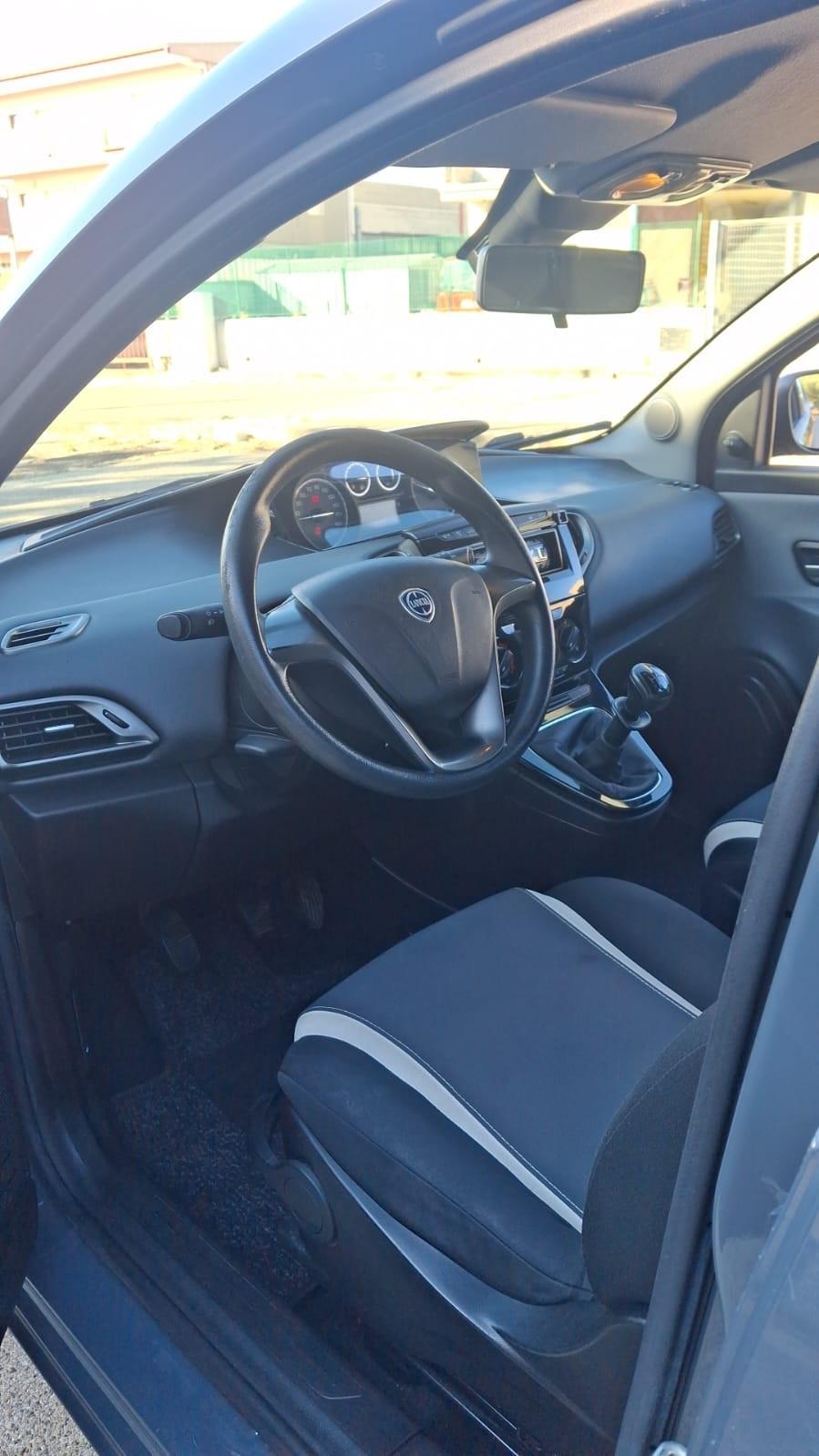 Lancia Ypsilon 1.2 69 CV 5 porte S&S Elefantino