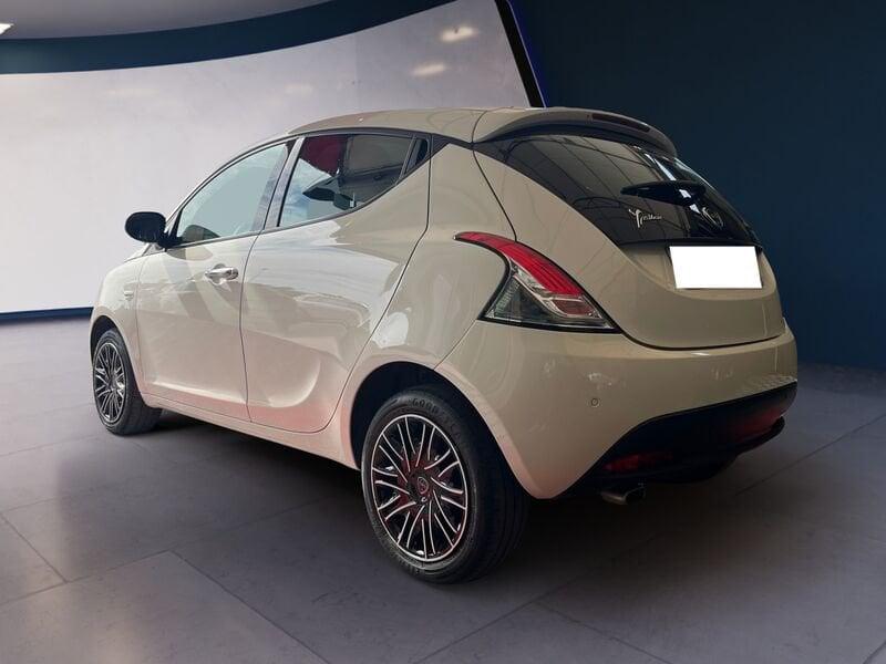 Lancia Ypsilon 1.0 FireFly 70cv S&S Hybrid GOLD