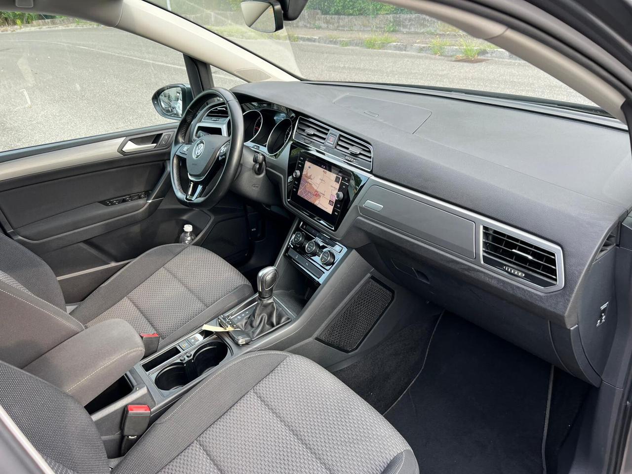 Volkswagen Touran 2.0 TDI 150 CV SCR DSG Business BlueMotion Technology