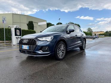 Audi Q3 35 2.0 tdi Business s-tronic