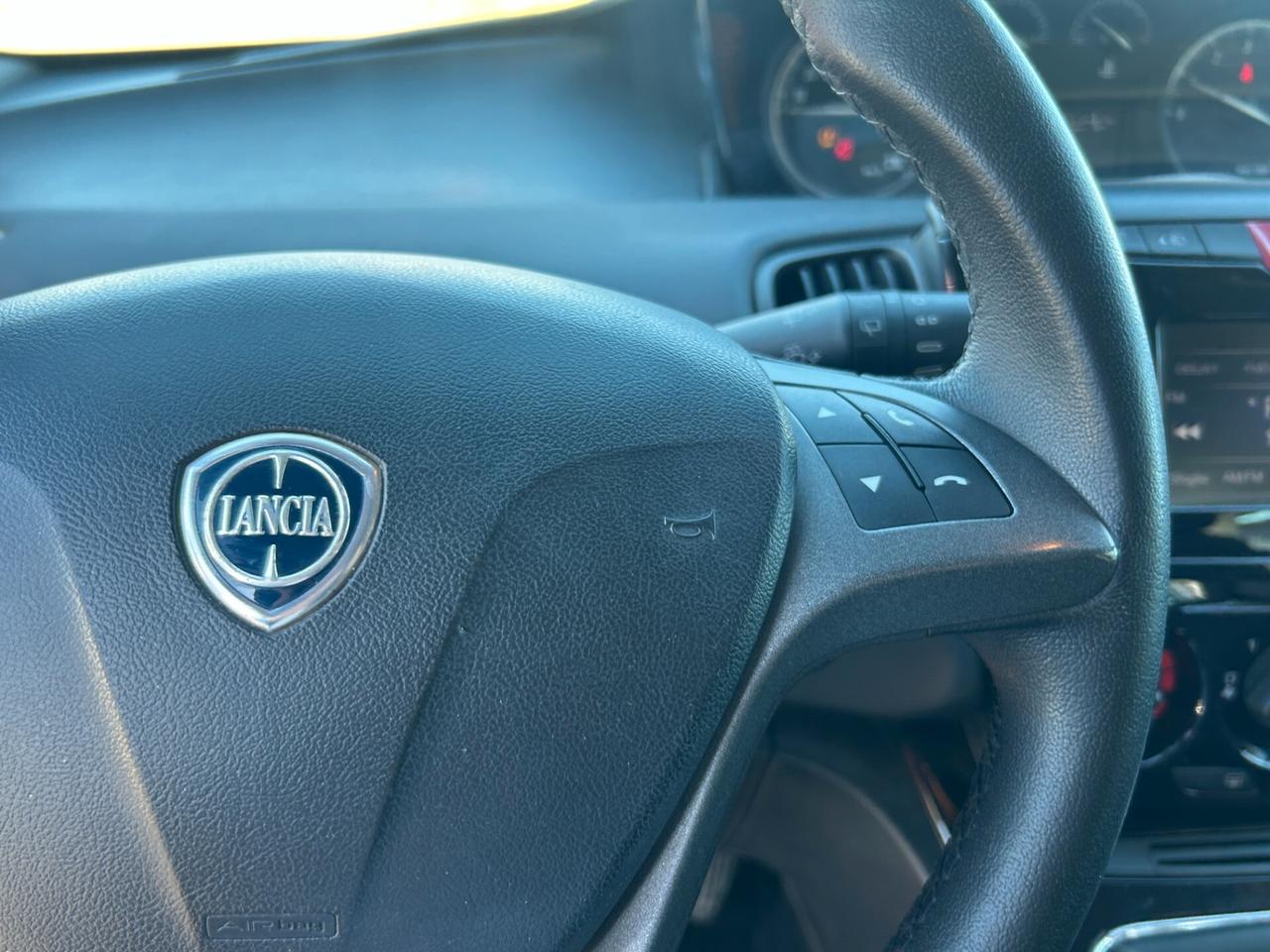 Lancia Ypsilon 1.2 Silver 69cv