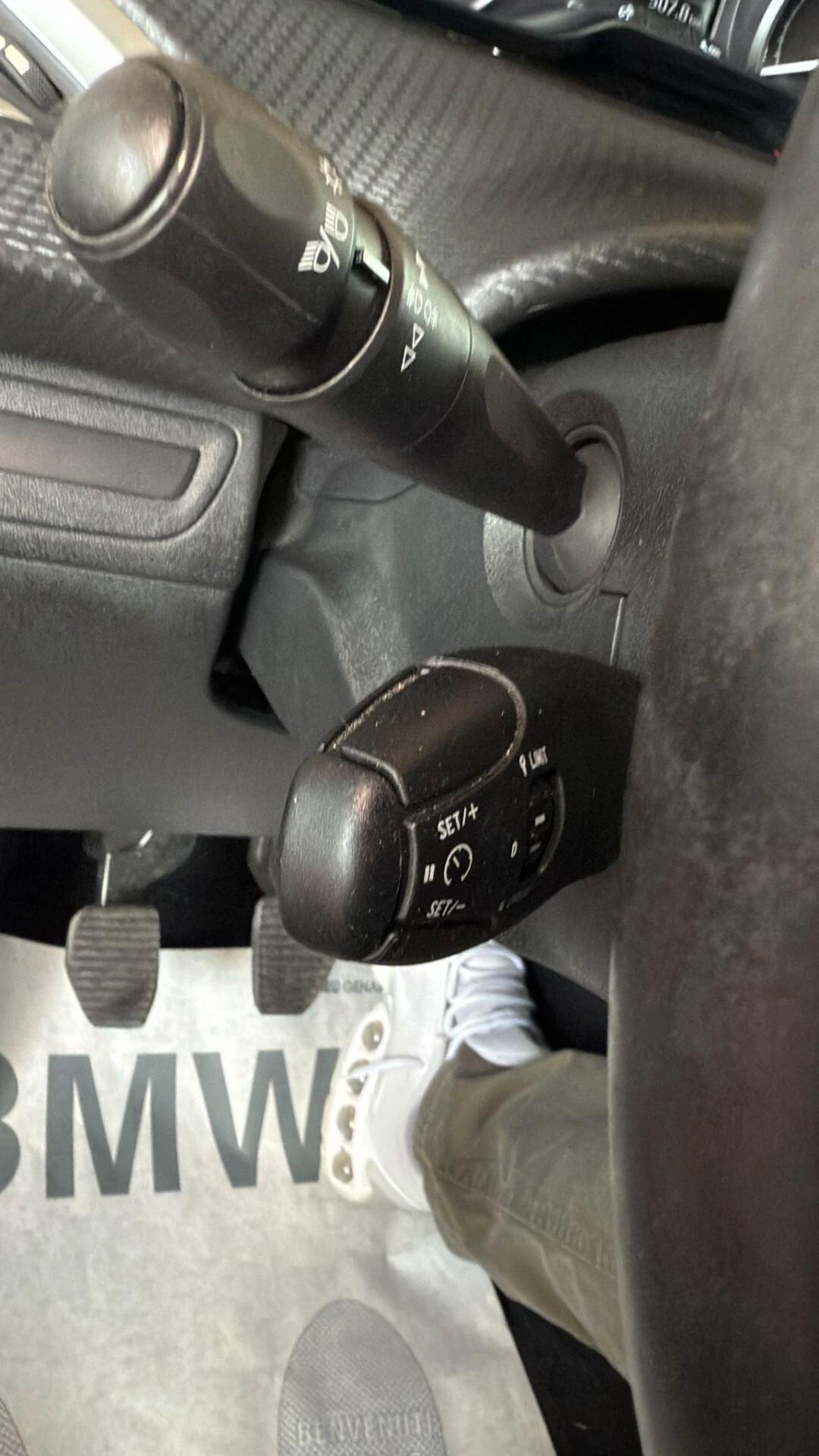 Peugeot 208 PureTech 82 5 porte Allure