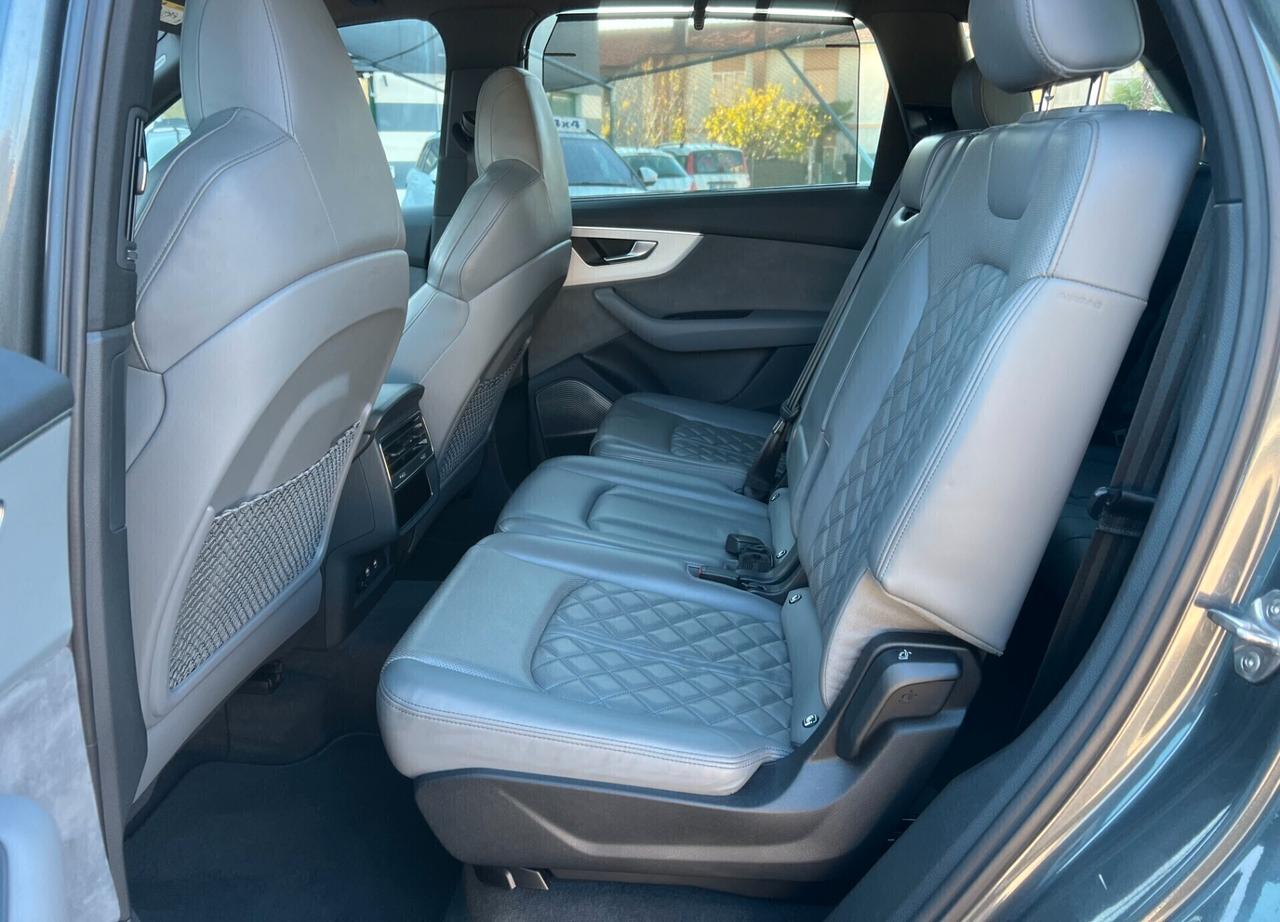Audi Q7 3.0 TDI S-Line Plus 7 POSTI