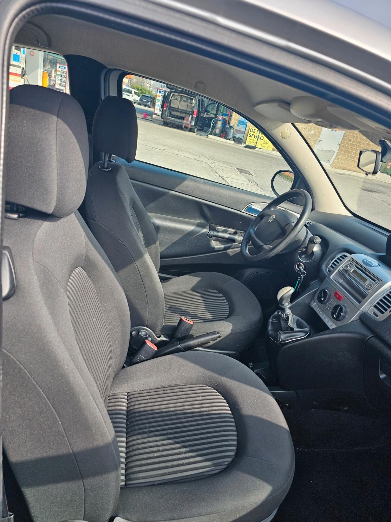 Lancia Ypsilon 1.2 69 CV Argento