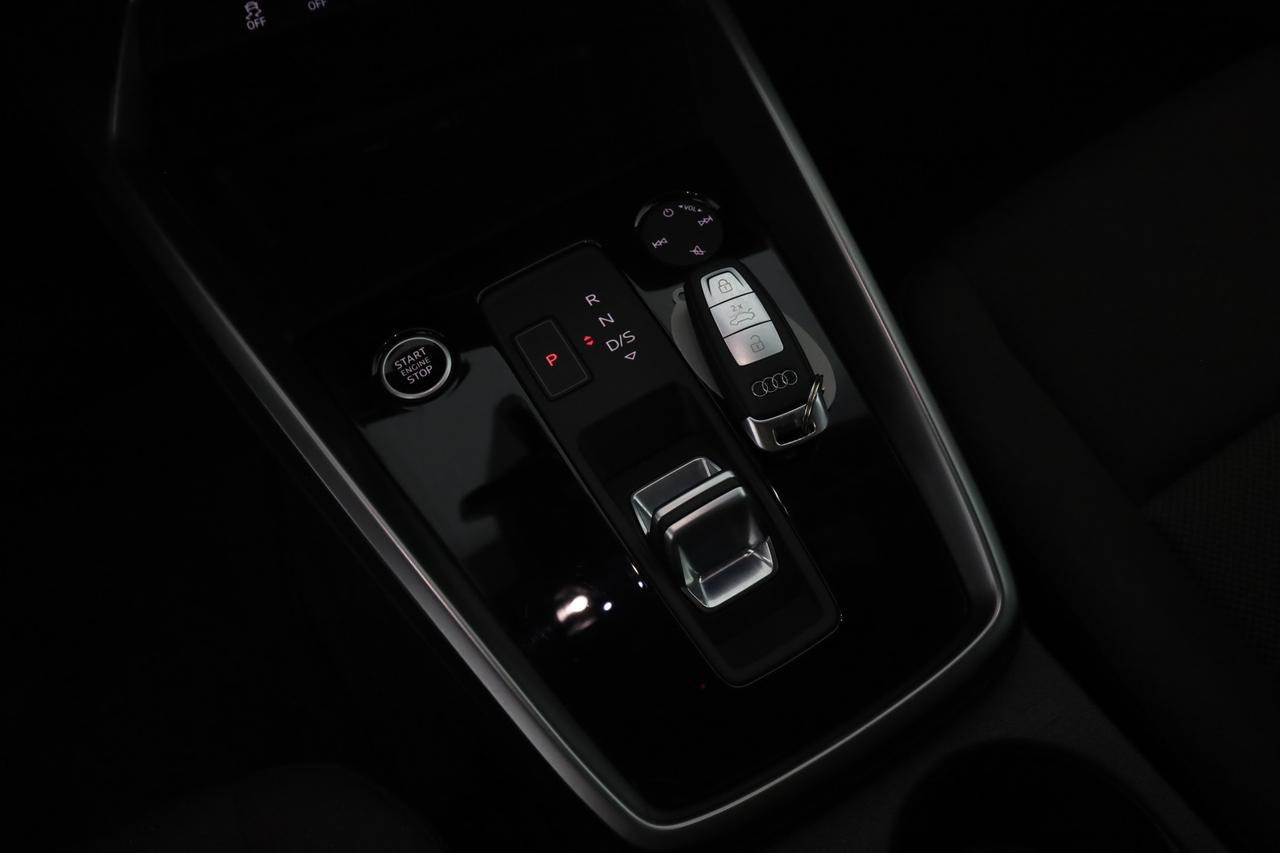 AUDI A3 4ª serie A3 SPB 30 TDI S tronic Business