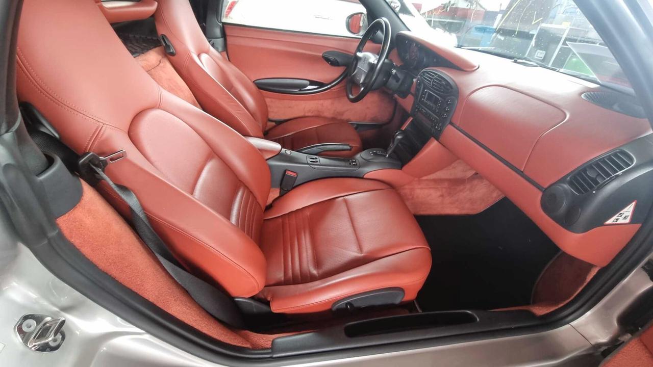 Porsche Boxster 2.5i 24V cat