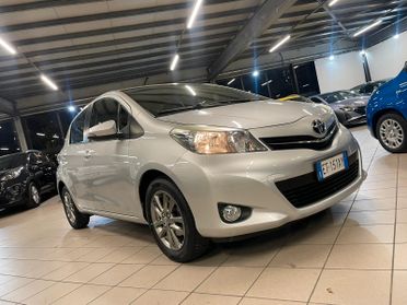 TOYOTA Yaris 3ª serie Yaris 1.0 5 porte Van Ac...