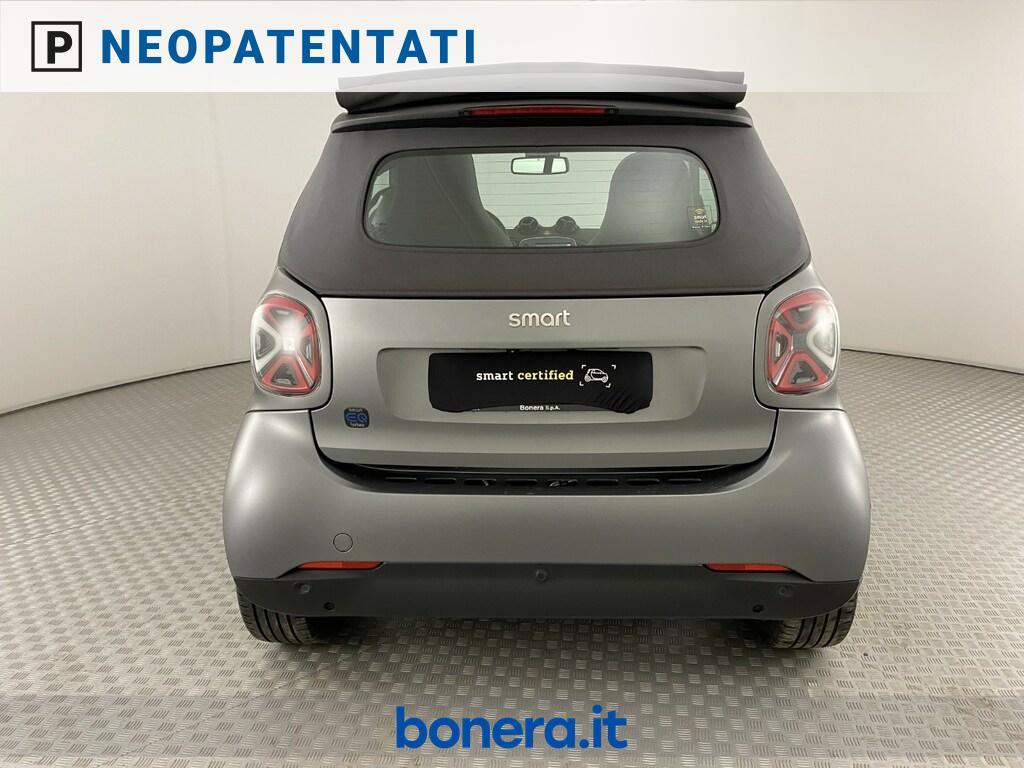Smart fortwo cabrio 4,6kW EQ suitegrey-grey