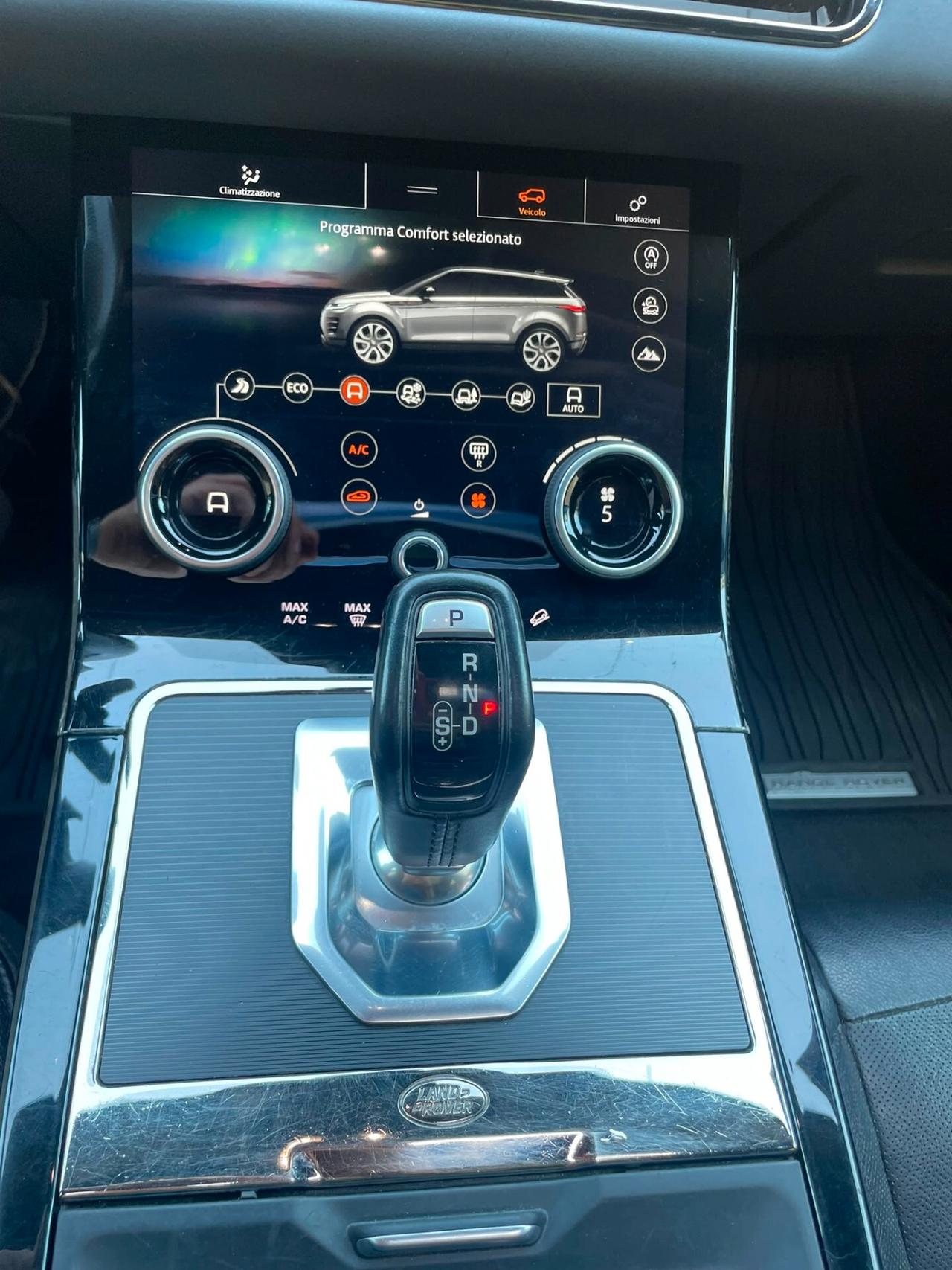 RANGE ROVER EVOQUE 2.0MHEV R-DYNAMIC HSE 300cv