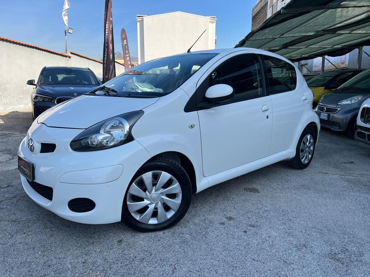 Toyota Aygo 1.0 12V VVT-i 5 porte Sol Clima