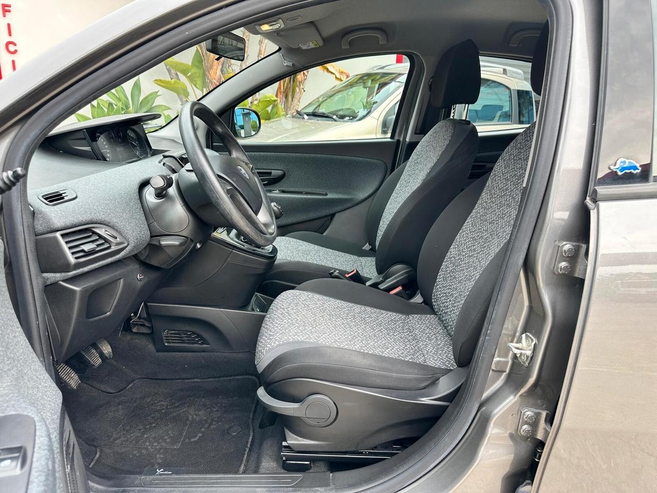 Lancia Ypsilon 1.2 69 CV 5 porte S&S Elefantino Blu