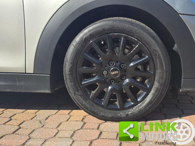 MINI Cooper 1.5 Cooper Essential 5 porte