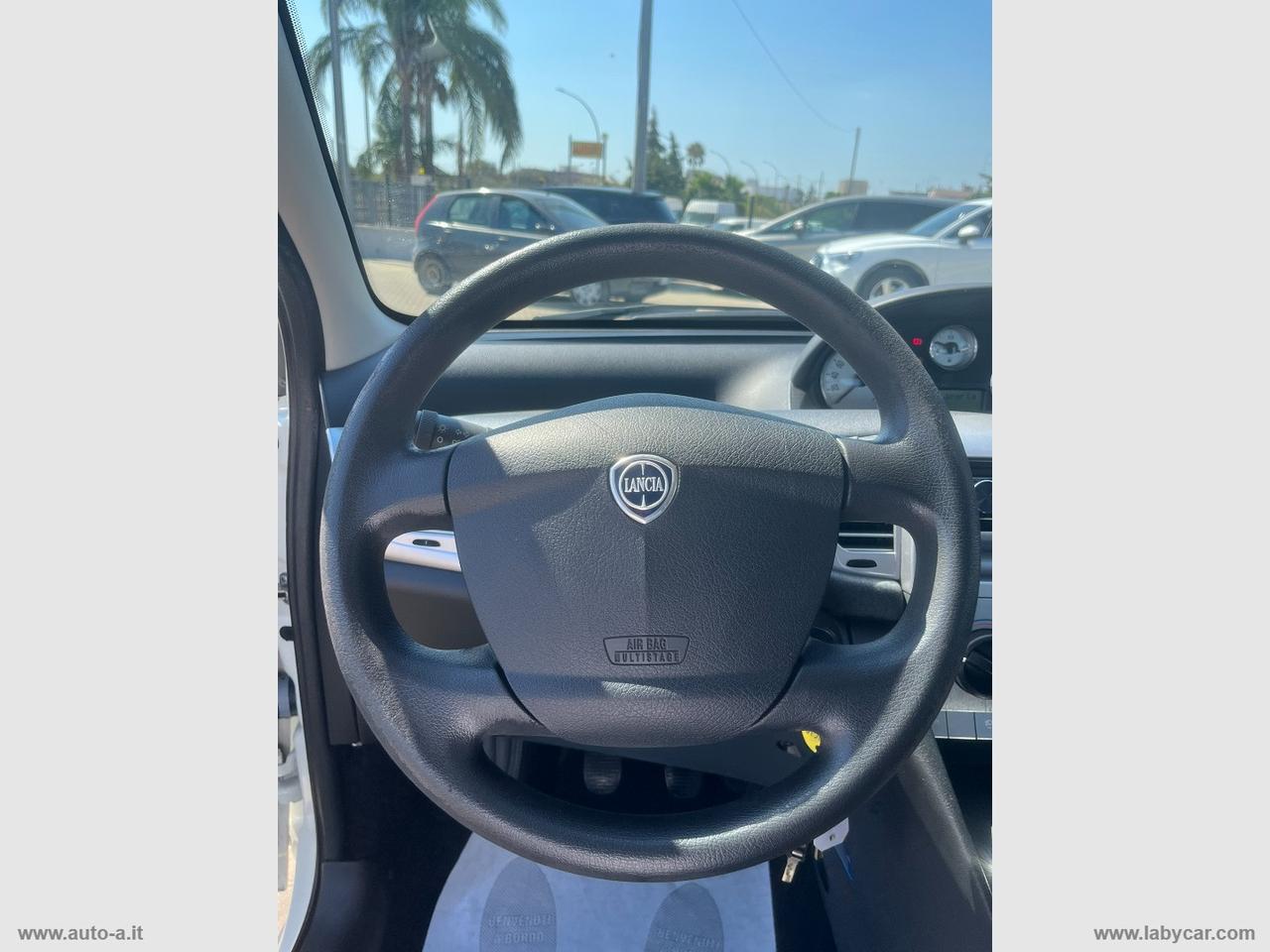 LANCIA Ypsilon 1.2 69 CV Platino
