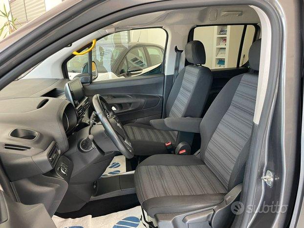 Opel Combo TRASPORTO DISABILI PIANALE RIBASSATO