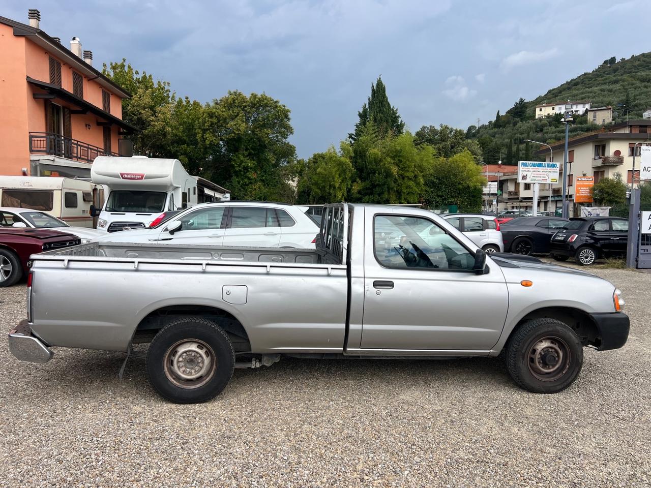 Nissan NP300 2.5 D 2P Cassone Lungo