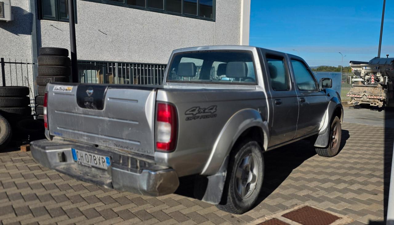 NISSAN NAVARA CREW CAB 2,5