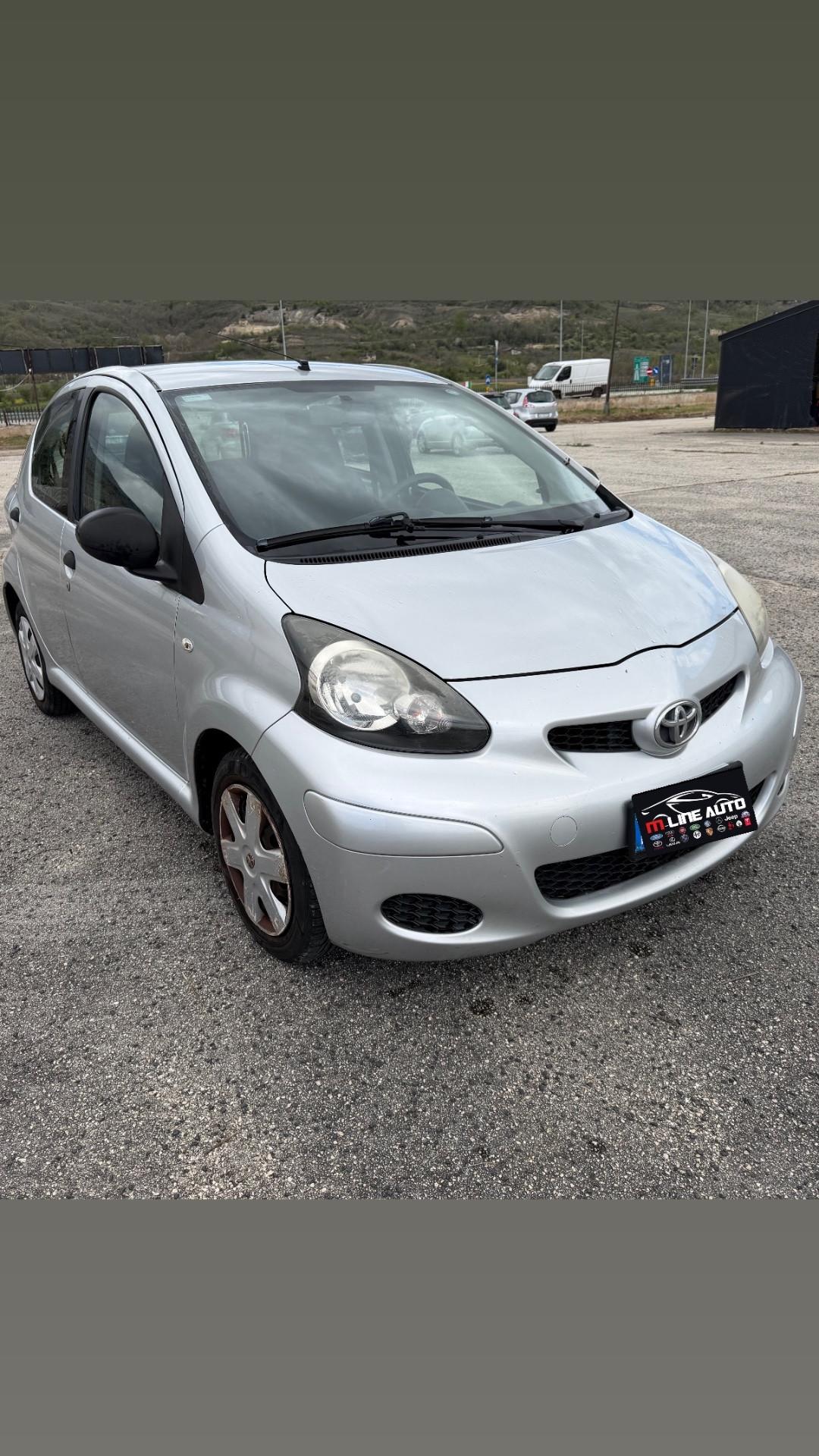 Toyota Aygo 1.0 12V VVT-i 5 porte Deep Ocean Connect