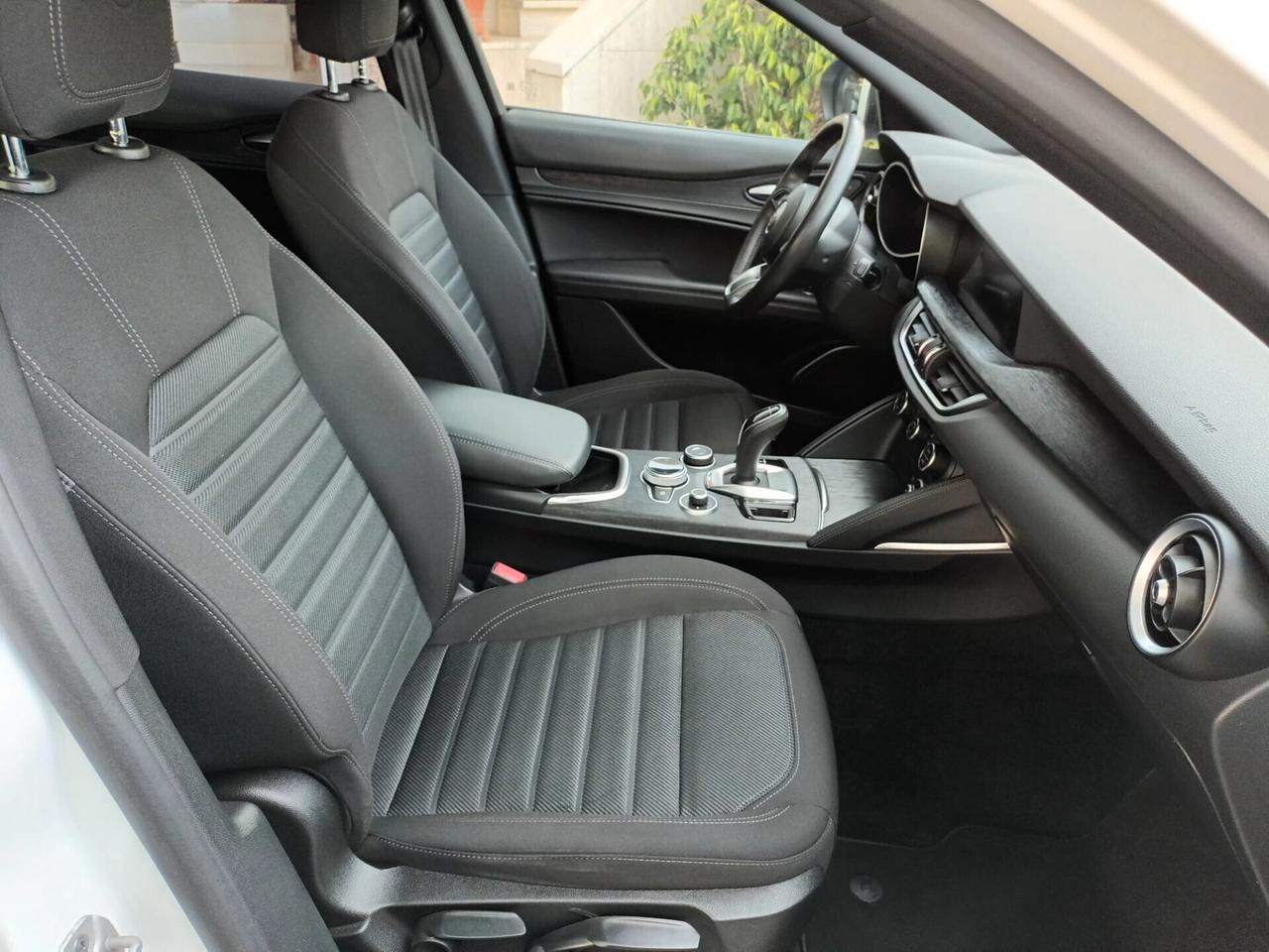 Alfa Romeo Stelvio 2.2 Turbo Q4 Diesel AT8 Business 190 CV