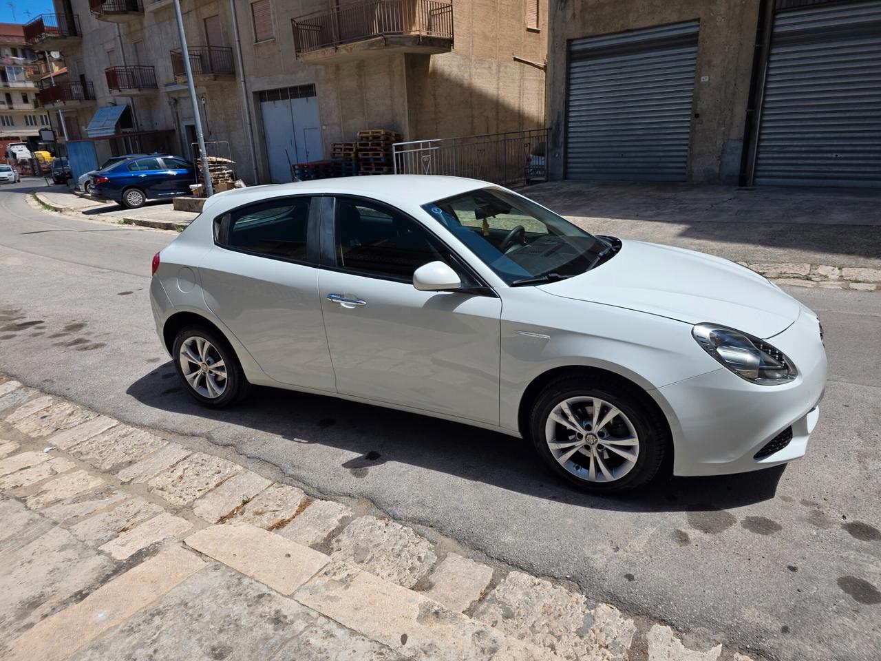 Alfa Romeo Giulietta 1.6 JTDm-2 120 CV Distinctive