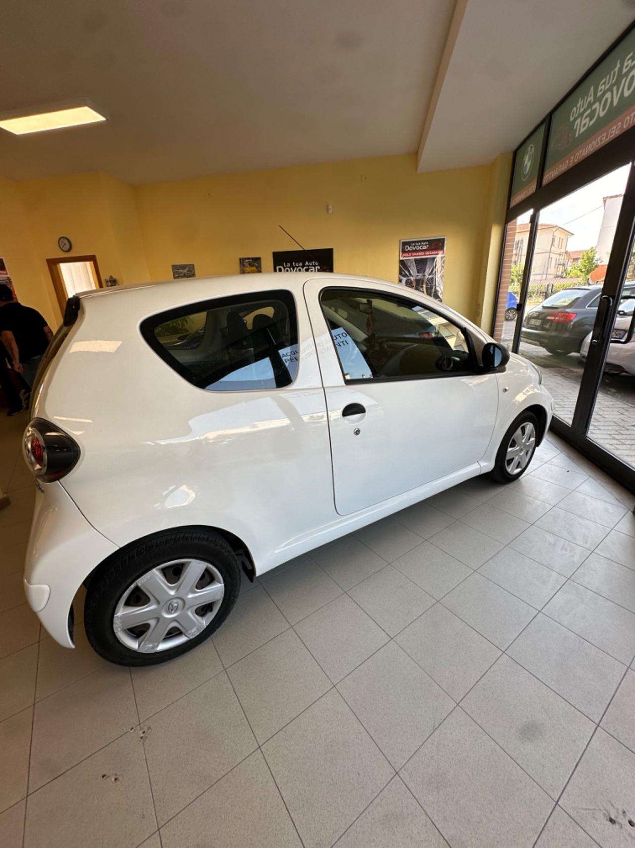 Toyota Aygo 1.0 12V VVT-i 3 porte Now Connect