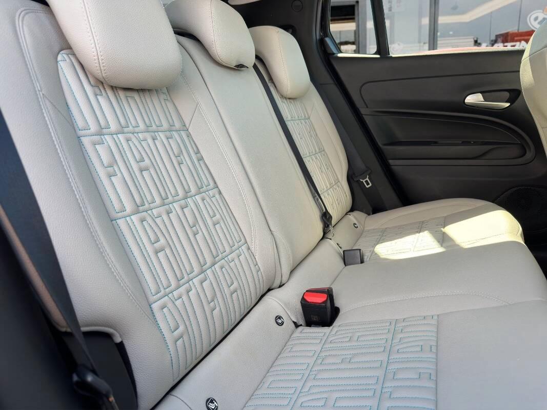 Fiat 600 1.2 hybrid La Prima 110cv AUTOMATICA E CARPLAY