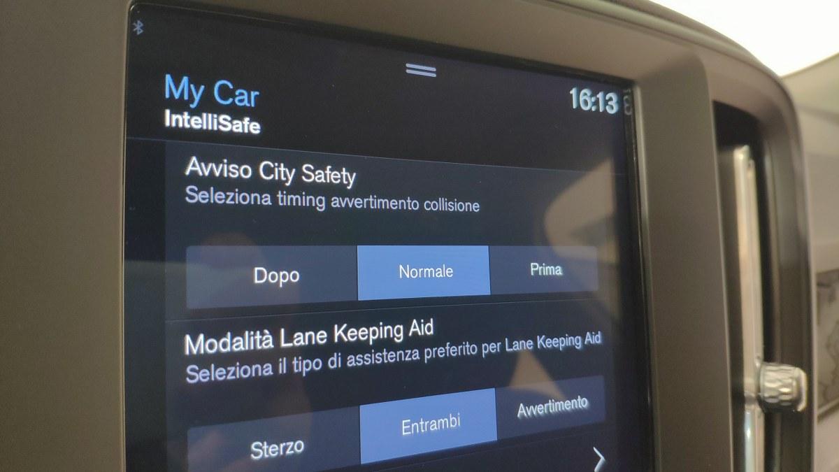 VOLVO Xc40 D3 Geartronic Momentum Core N-1
