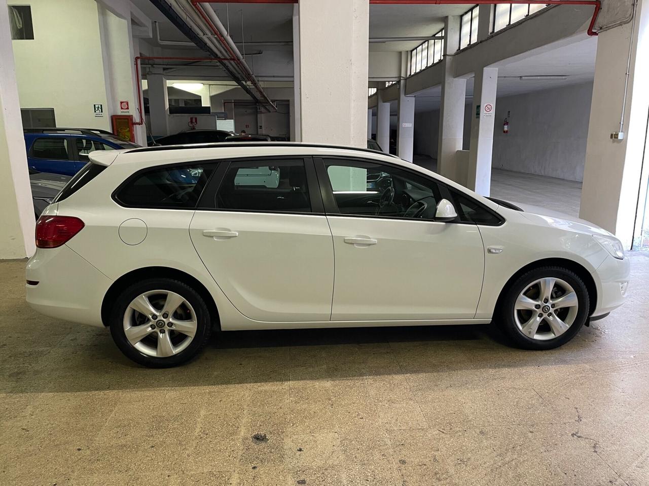 Opel Astra 1.7 CDTI 110CV Sports Tourer Cosmo