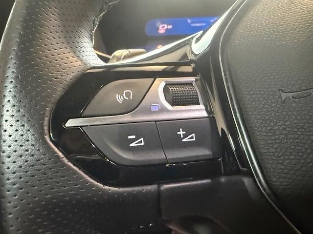 Peugeot 2008 PureTech 130 S&S EAT8 GT