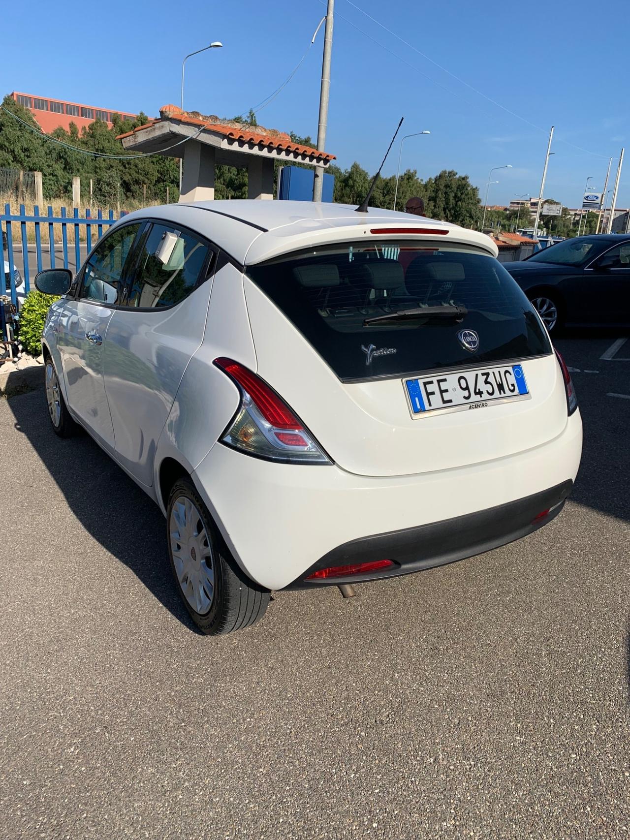 Lancia Ypsilon 1.2 69 CV 5 porte Gold