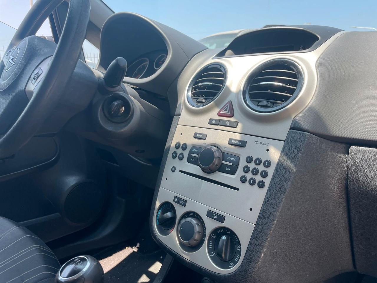 Opel Corsa 1.2 benzina 80 CV